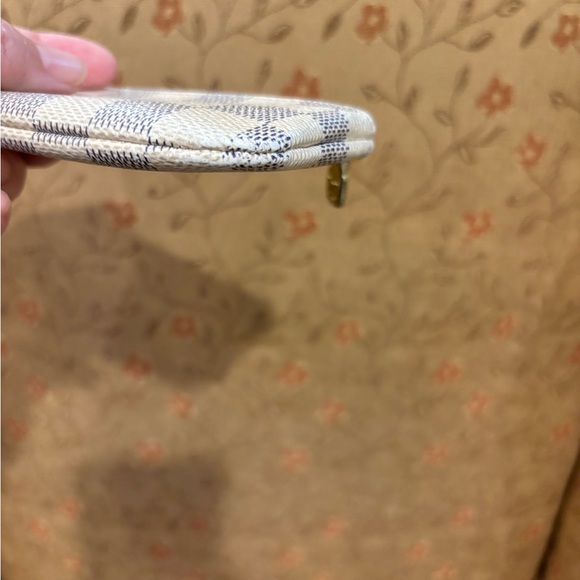 Louis Vuitton Key Pouch - Picture 9 of 12